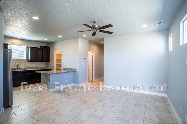 Building Photo - 933 Northern Blvd NE