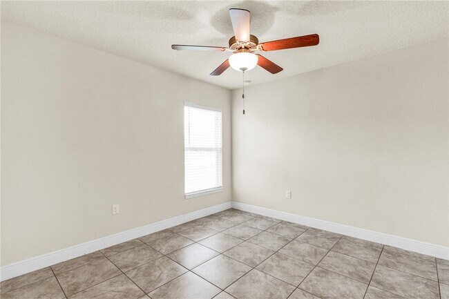 Building Photo - 1345 Willow Oak Ct