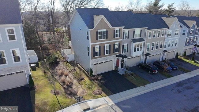 Building Photo - 585 Cross Chase Dr