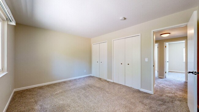 Building Photo - Rincon Valley Single Level, Landscaper Included!