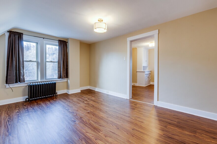 Building Photo - 1166 South Ave