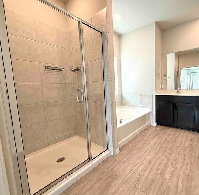 Building Photo - 301 Bright Star Ln