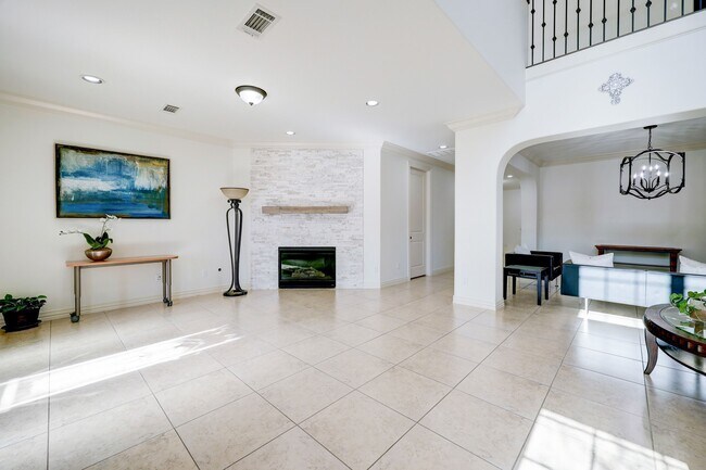 Building Photo - 14470 Summerleaf Ln