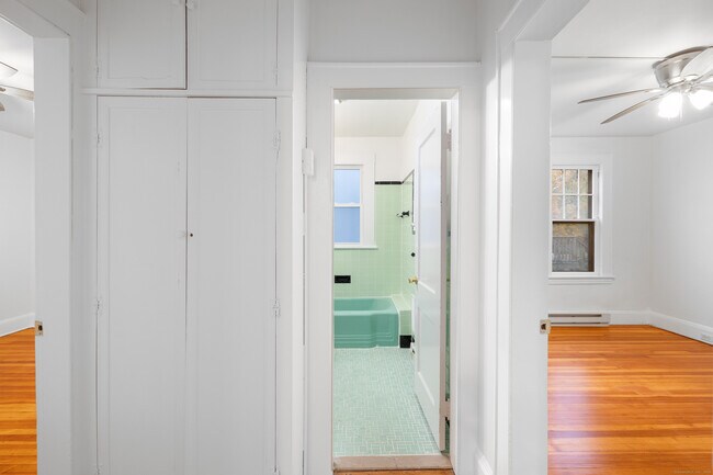 Building Photo - 116 Scofield Ave