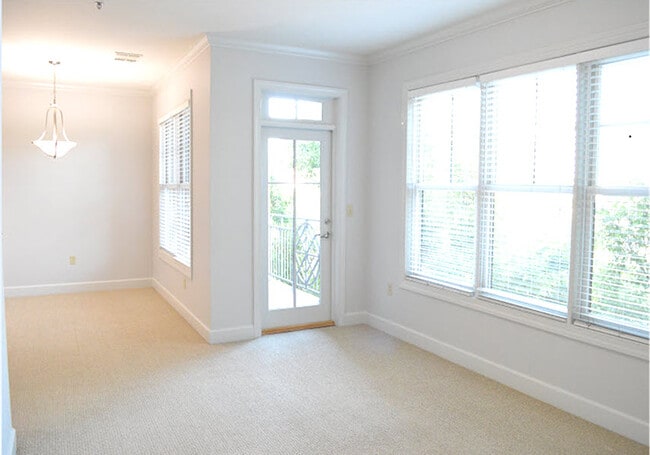 Building Photo - 155 E Broad St