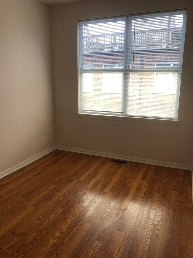 Building Photo - 3710 S Sangamon St