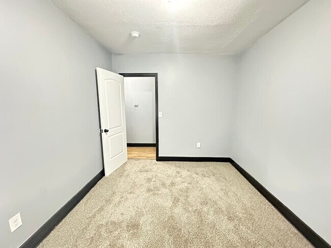 Building Photo - 268 E Loudon Ave