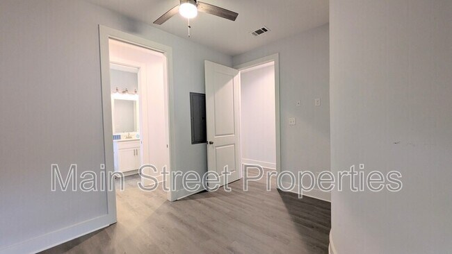 Building Photo - 379 S Clubbs St