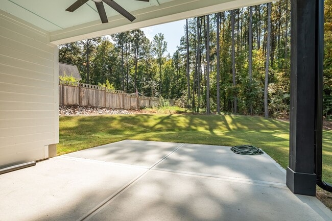 Building Photo - Custom 5 bedroom, 5 bathroom home with Woo...