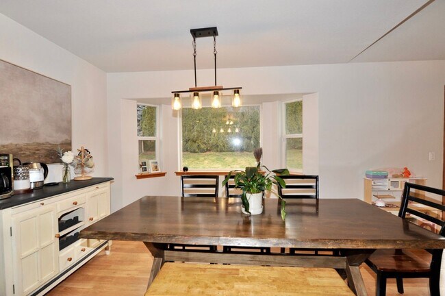 Building Photo - Hayden Rancher with RV parking