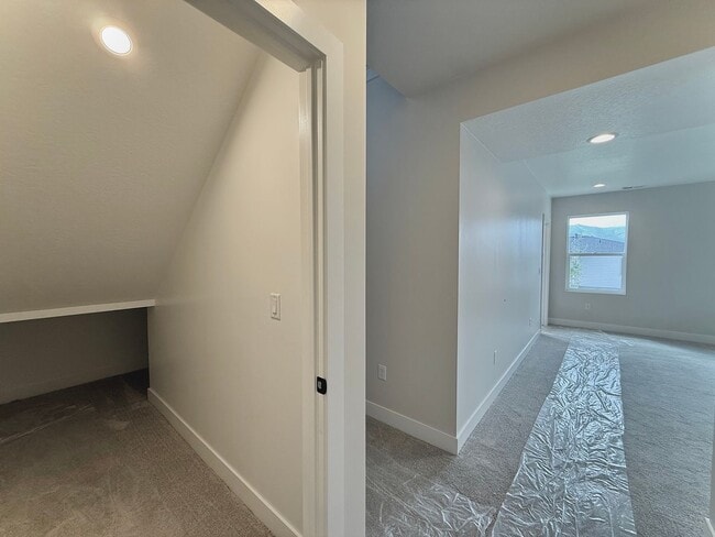Building Photo - 2179 N Paradise Flt Ln