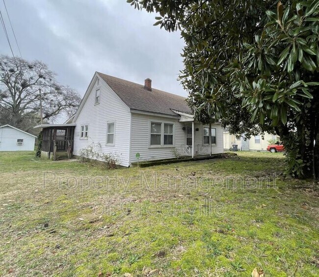 110 S Old White Horse Rd 110 S Old White Horse Rd Greenville SC 29611