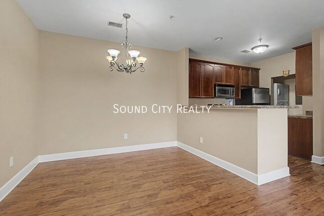 Building Photo - 7230 Althorp Way