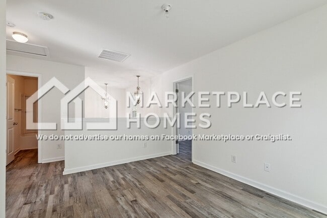 Building Photo - 4749 Bryn Athyn Court