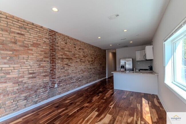 Building Photo - 2608 E Fayette St