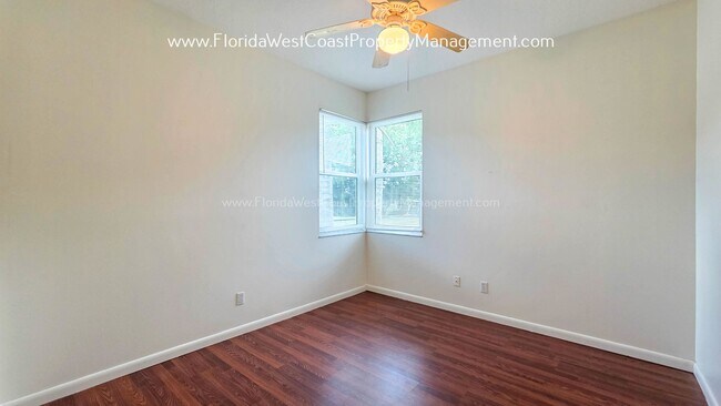 Building Photo - CUTE AND SPACIOUS 3 BEDROOM/ 2 BATH POOL HOME! NORTH PALMETTO! PET FRIENDLY!