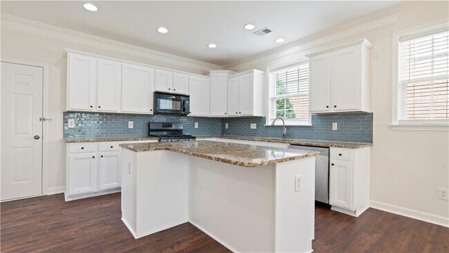 Building Photo - 4835 Silver Leaf Dr