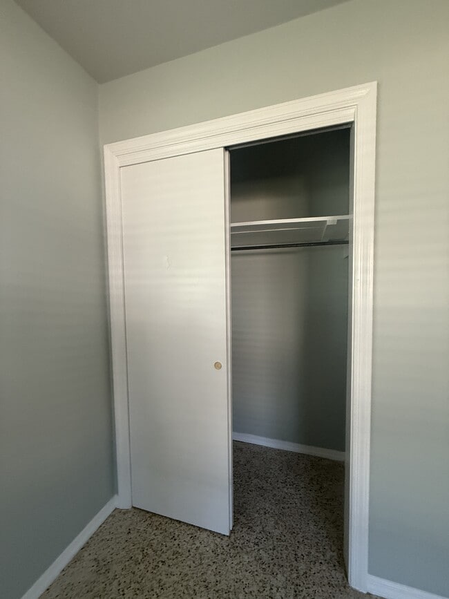 Building Photo - 2803 Smilax Ave