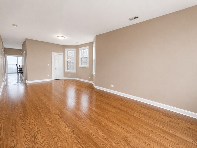 Building Photo - 1807 N Lawndale Ave