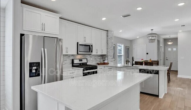 Building Photo - 45 Vicksburg Dr