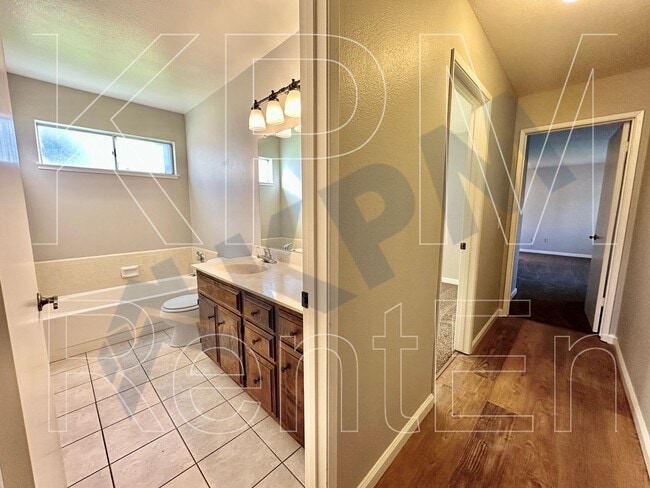 Building Photo - 2331 Shropshire Ct