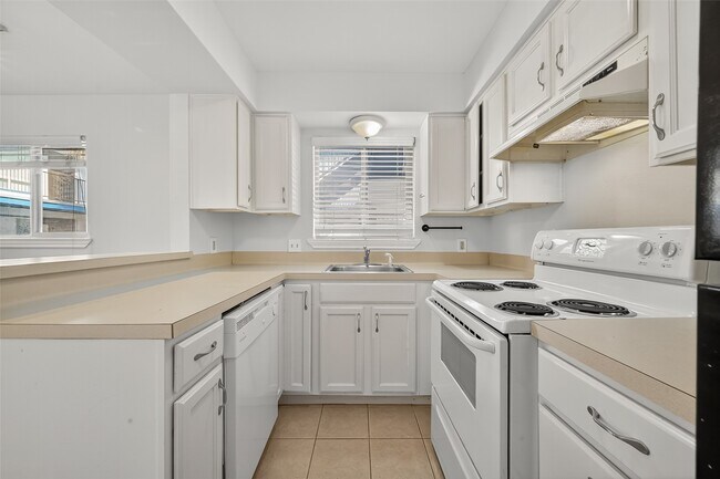 Building Photo - 2020 Huldy St