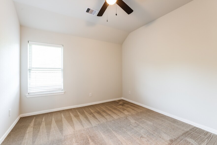 Building Photo - 16130 Barge Way