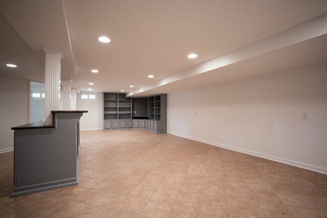 Building Photo - 218 Bramton Rd
