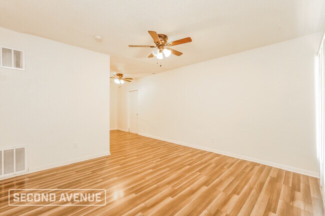 Building Photo - 4516 E 40th St