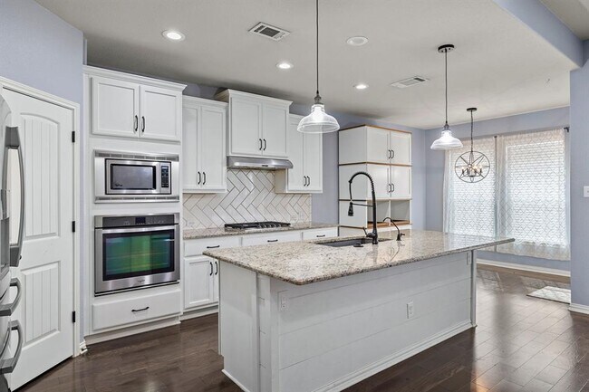 Building Photo - 2012 Santa barbara Ct