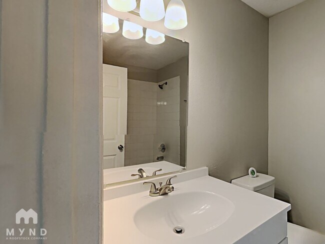 Building Photo - 3626 N 55th St