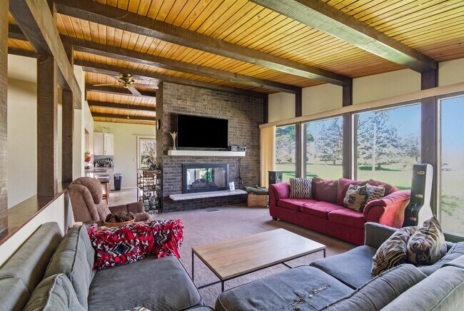 Building Photo - 3942 Stark Ln