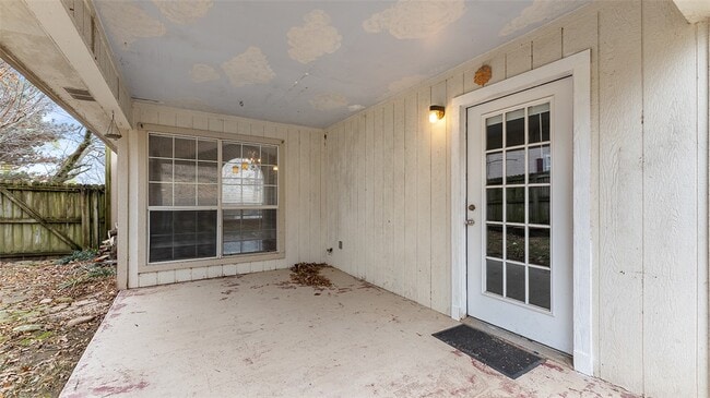 Building Photo - 2450 W Jane Cir Dr