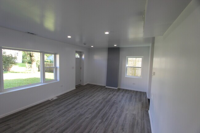 Building Photo - 103 Atwood Ave
