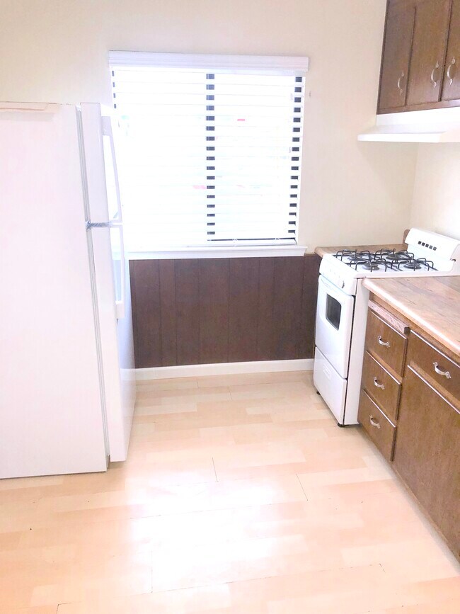 Kitchen - 2836 Easy St
