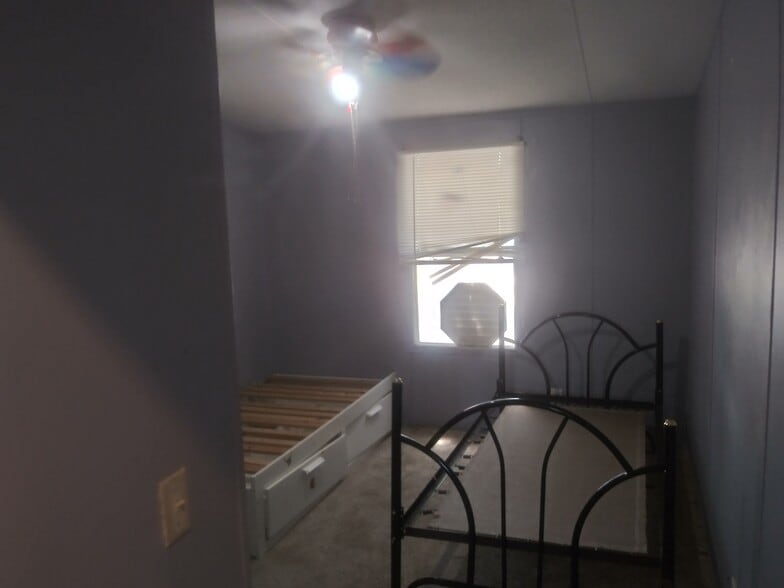 OLD(PIC) BOY'S ROOM - 20322 Mountaindale Dr