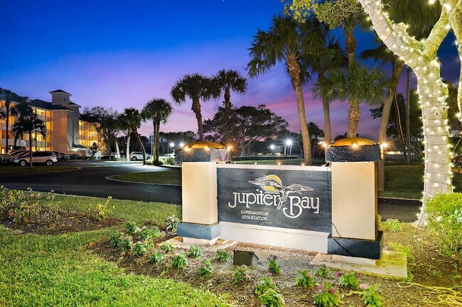 Building Photo - 353 S US Hwy 1