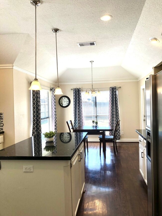 Building Photo - 106 Stony Point Ct