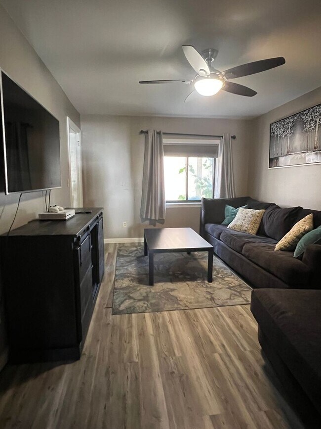 Building Photo - Charming 1BR Duplex in Pittsburgh