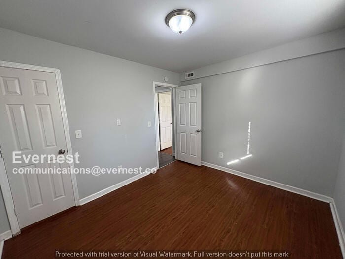 Building Photo - 193 W Canterbury Dr