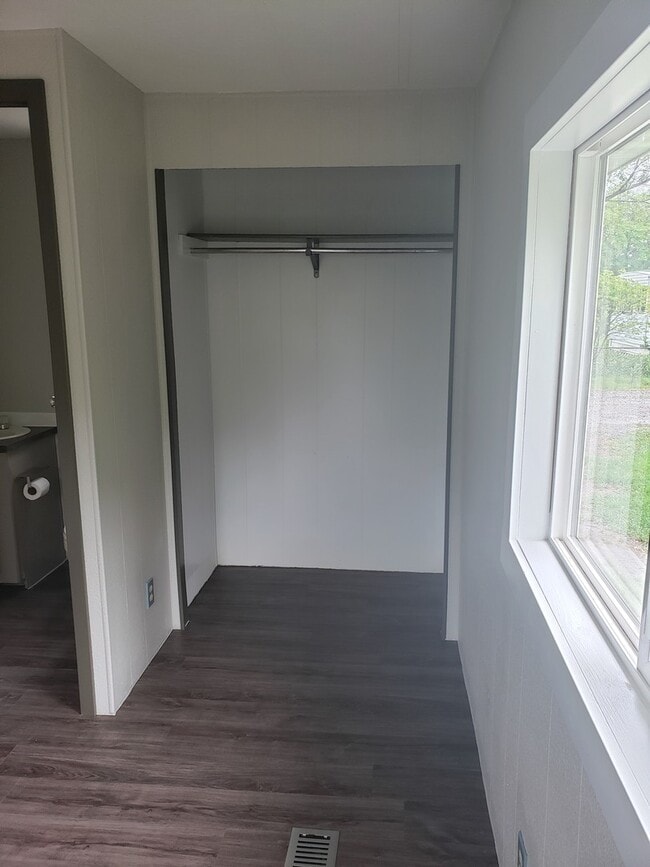 Building Photo - 3 bed 1.5 bath mobile