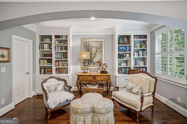 Building Photo - 9026 Riverbend Manor