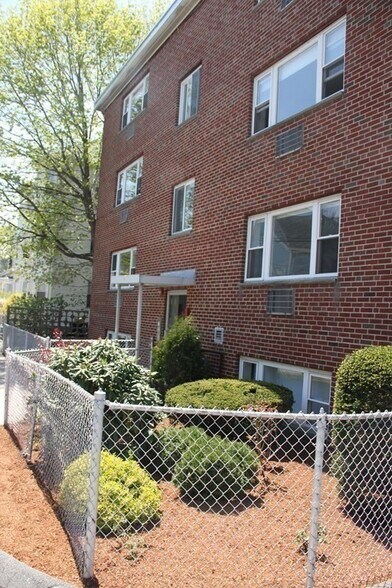 Building Photo - 22 Westford St