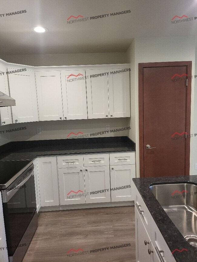 Building Photo - R289A