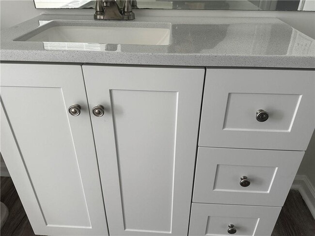 Building Photo - 1971 Abbey Province