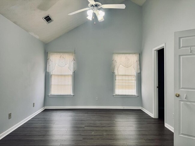 Building Photo - 3661 Forest Glen Trail