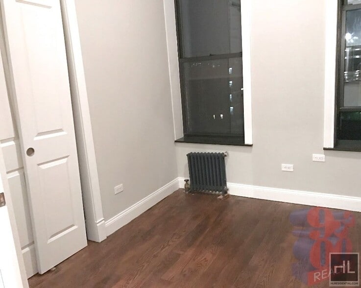 Building Photo - Avenue B