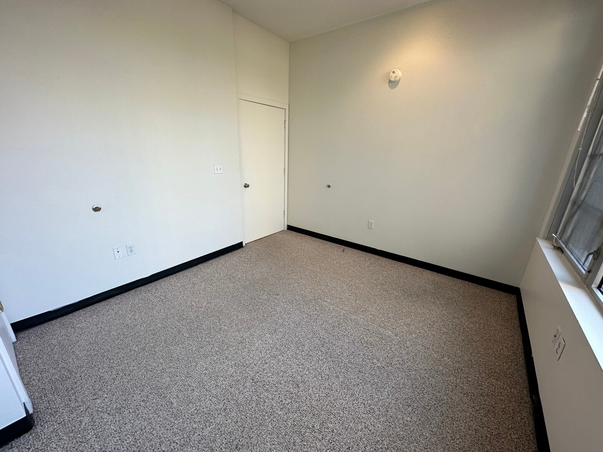 Building Photo - 117 E Berkeley St