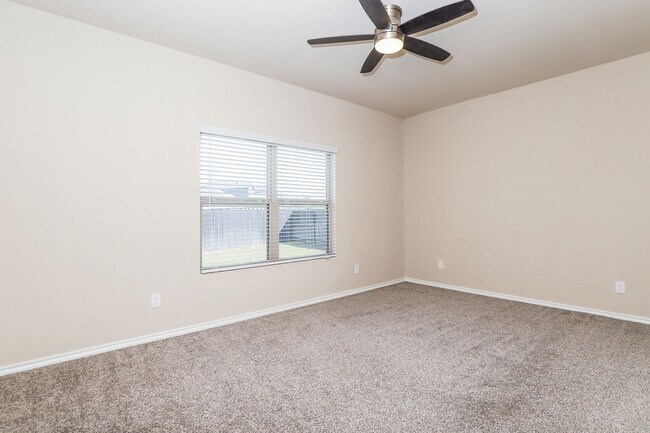 Building Photo - First time rental! 3 bedroom 2 bathroom- Less than 10 miles from Randolph AFB!