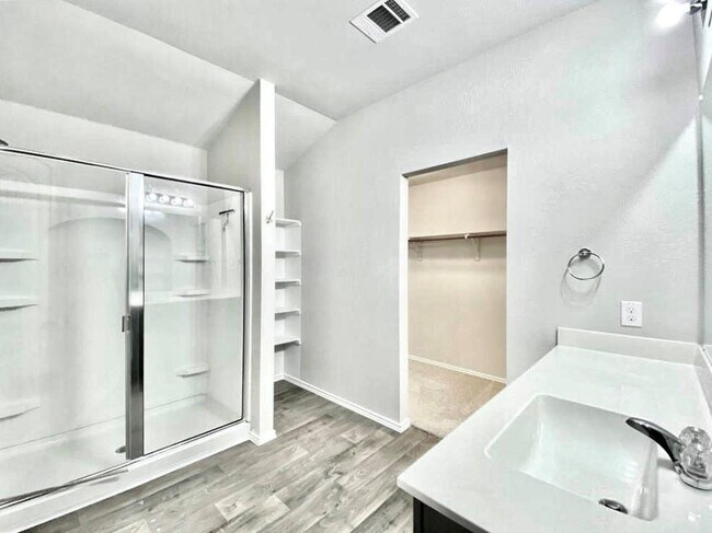 Building Photo - 5905 Ronee Leah Dr